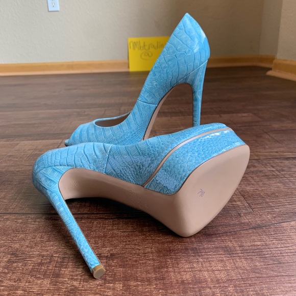 Casadei snake print peeptoe stiletto platform heel - Picture 4 of 14